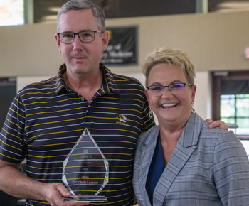 Professor and CVM Associate Dean for Research and Graduate Studies Christian Lorson received the 2023 Dean’s Impact Award in recognition of his leadership in advancing research across MU.