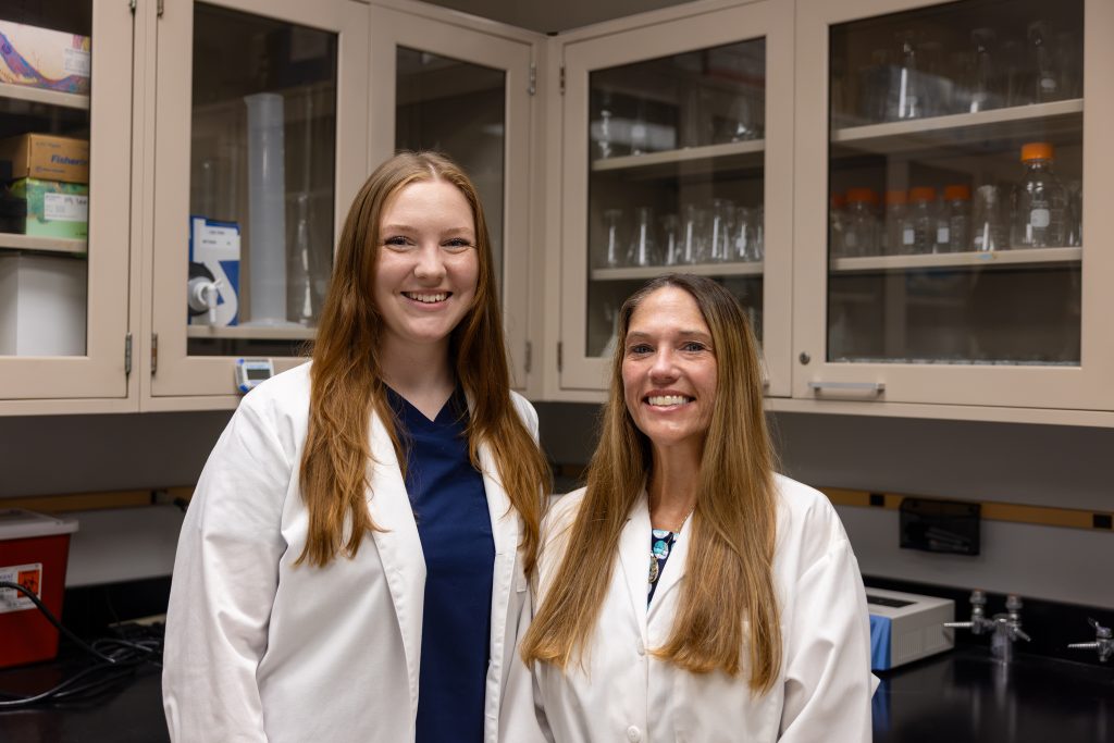 Jessi Miller and Nicole Nichols in the lab